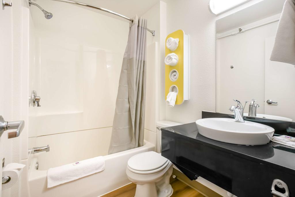 Motel 6 Minneapolis Airport - Mall Of America ภายนอก รูปภาพ
