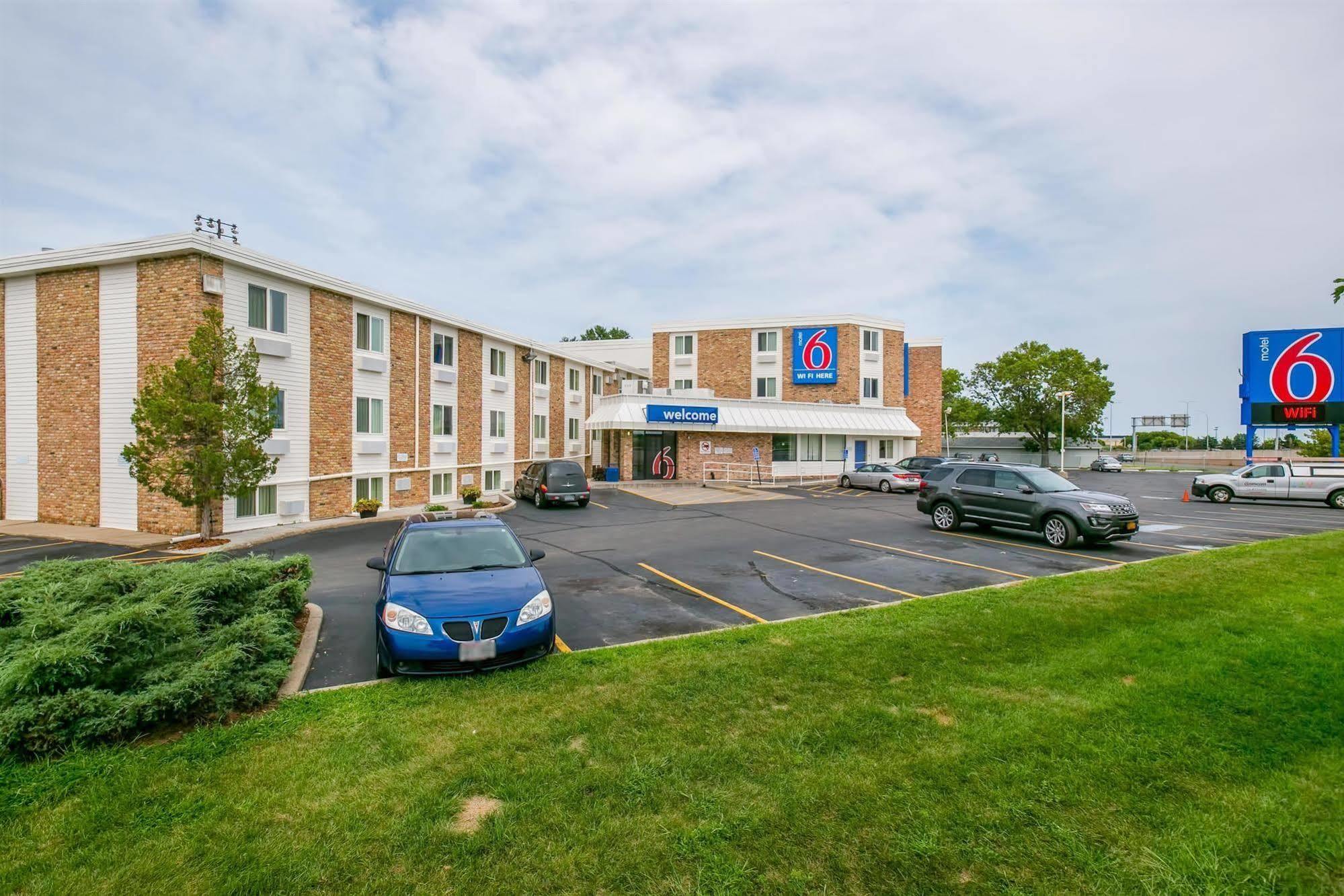 Motel 6 Minneapolis Airport - Mall Of America ภายนอก รูปภาพ