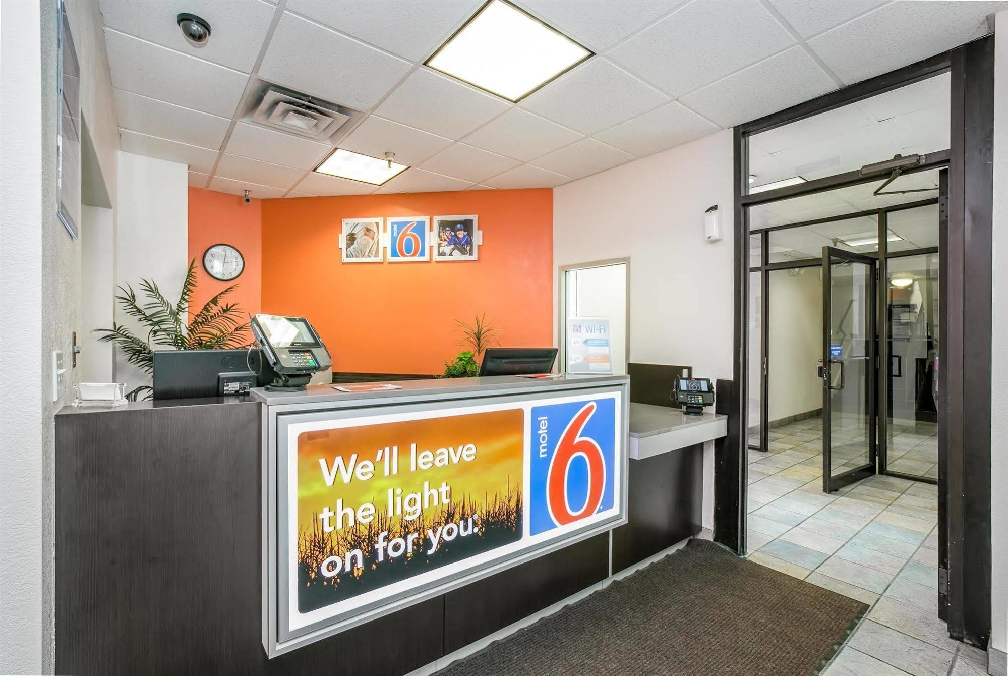 Motel 6 Minneapolis Airport - Mall Of America ภายนอก รูปภาพ