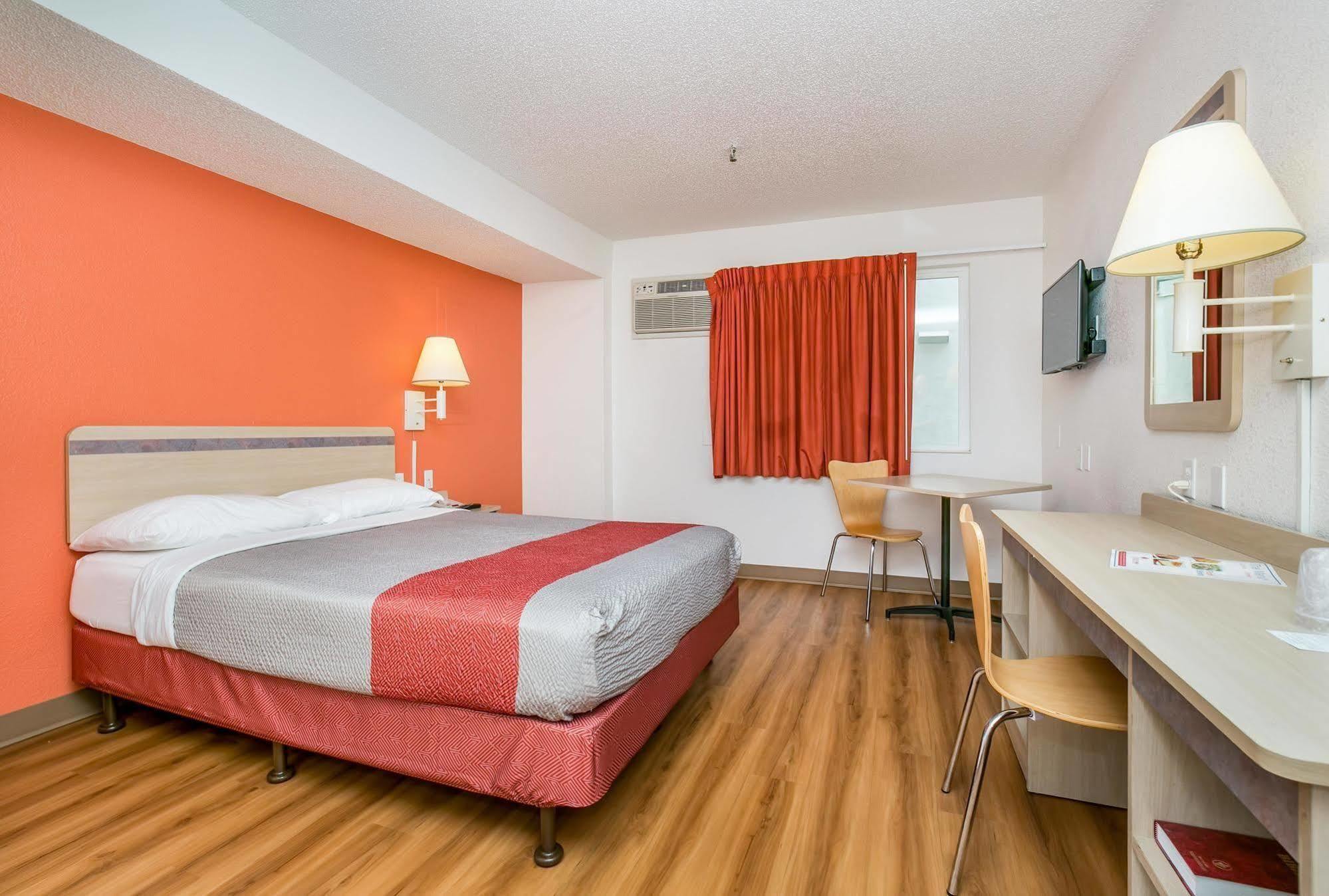 Motel 6 Minneapolis Airport - Mall Of America ภายนอก รูปภาพ