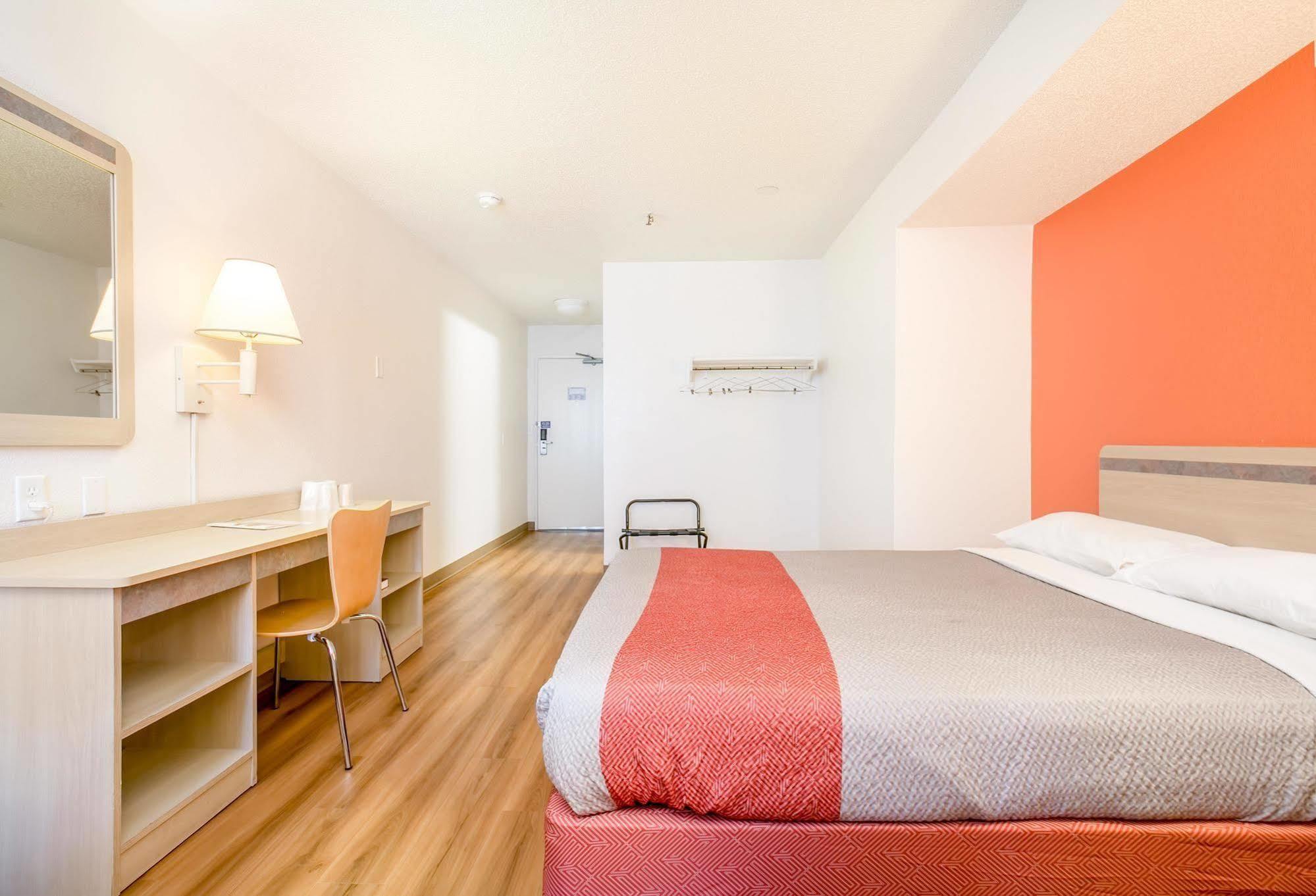 Motel 6 Minneapolis Airport - Mall Of America ภายนอก รูปภาพ